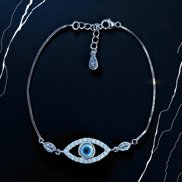 Dazzling Evil Eye Diamond Bracelet in White Gold