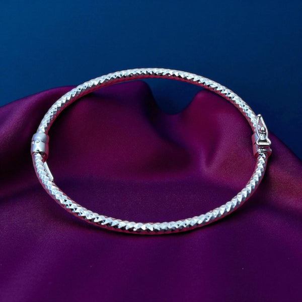 Textured Gleam Silver kada