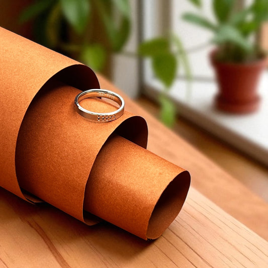 Subtle Ringside Shine Amid Ember Tones