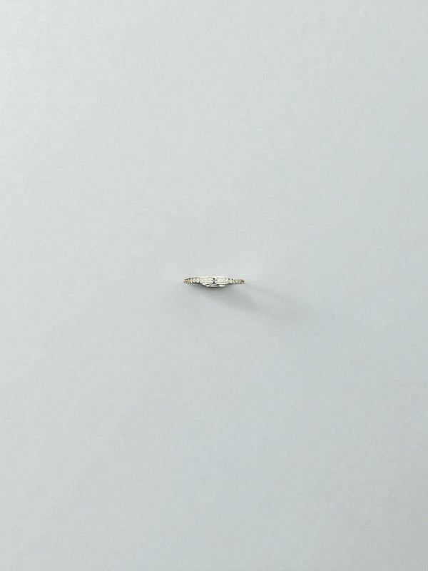 Whisper Band – Sleek Silver Harmony