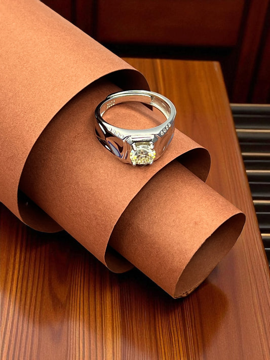 Radiant Solitaire Majesty Ring