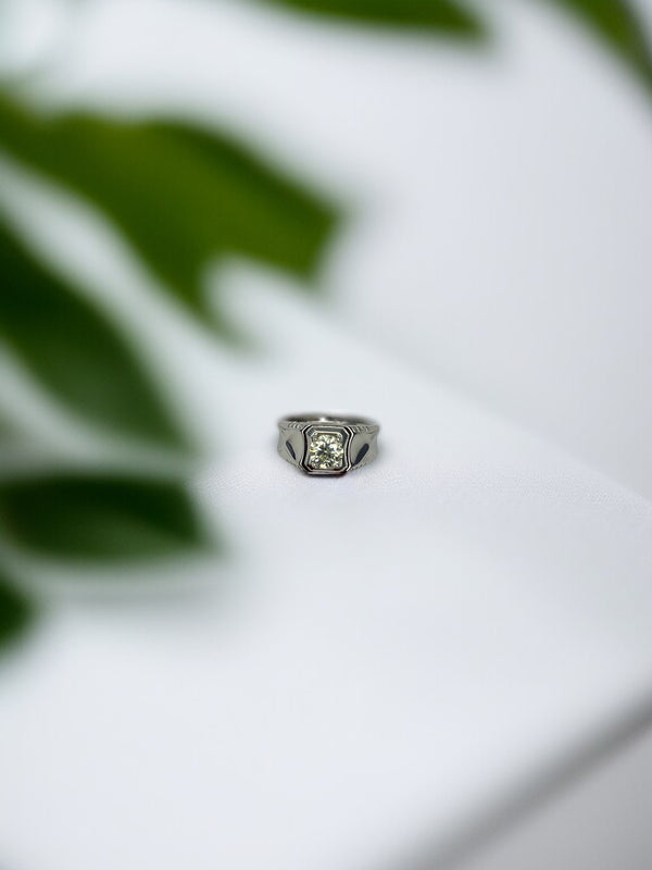 Radiant Solitaire Majesty Ring